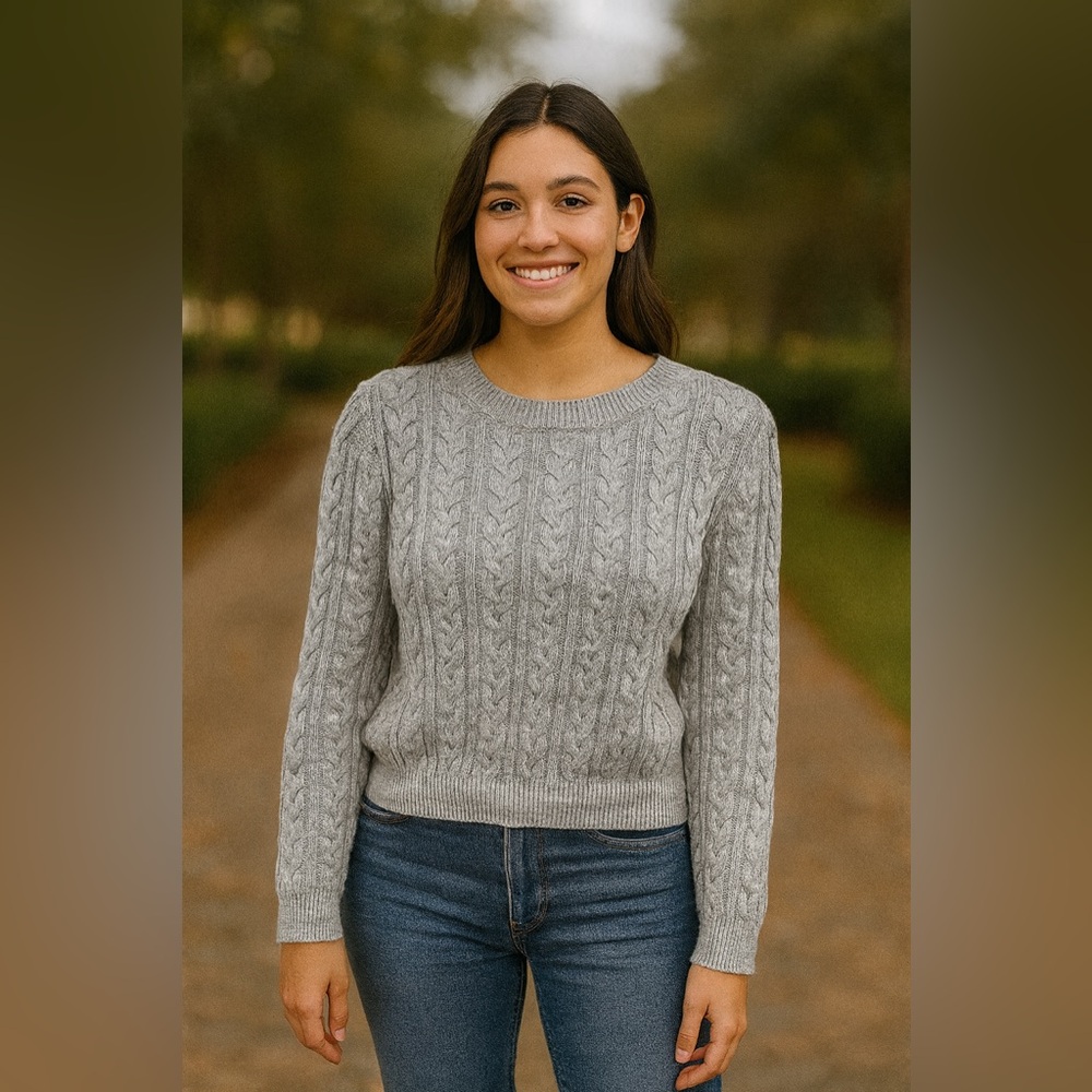 H&M‎ Gray Cable Knit Sweater